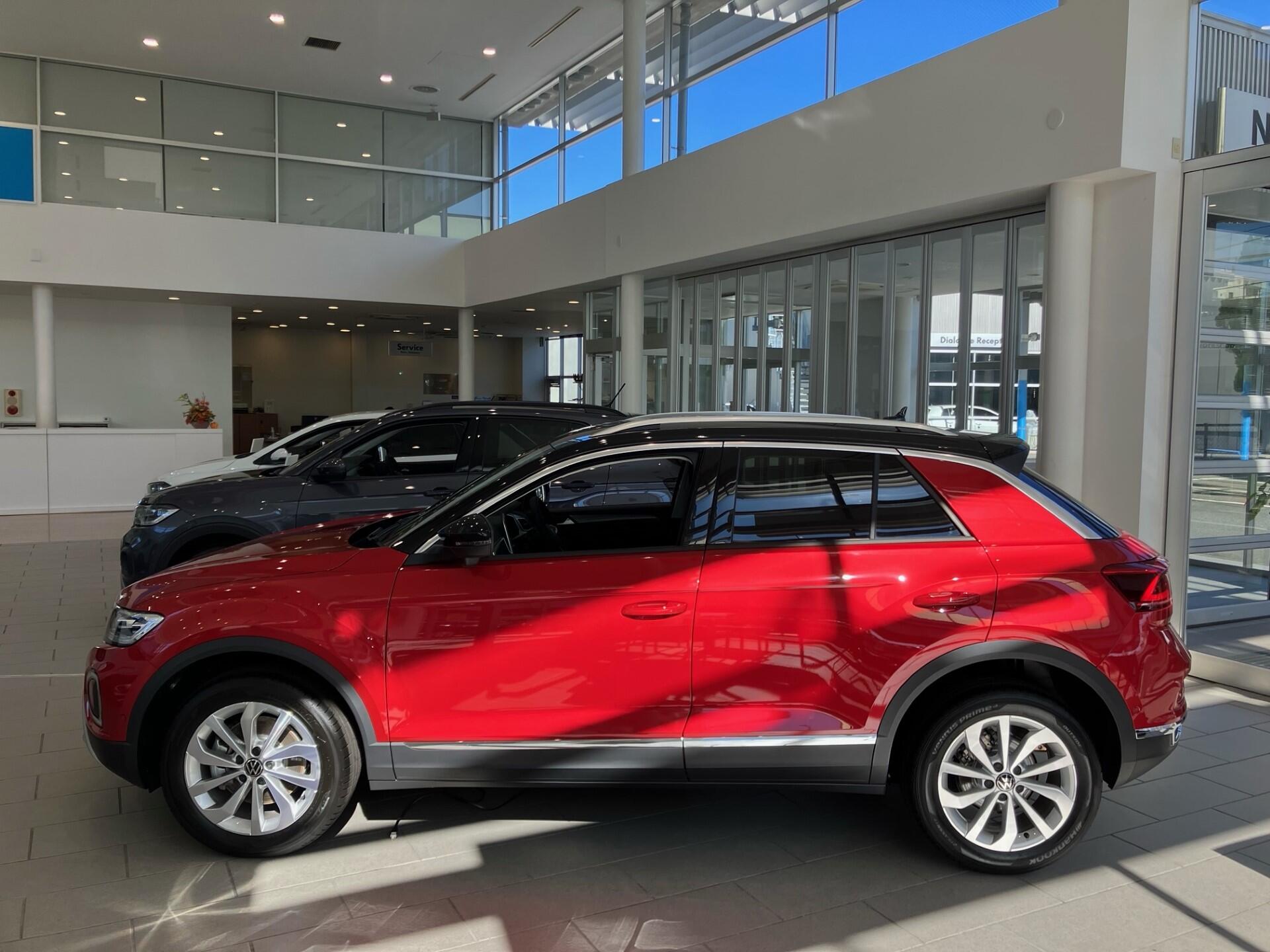 スタッフブログ | T-ROC キングス レッド 展示 | Volkswagen東名